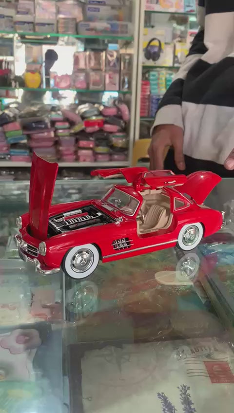 1:24 Scale 1955 Mercedes-Benz 300sl Vintage Model Toy Car with Sound and Light Function, Children's Toy Model Car with Pullback Function, Collector's Quality (1:24 Red)